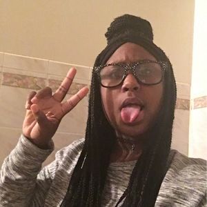 Meet your Posher, Shania